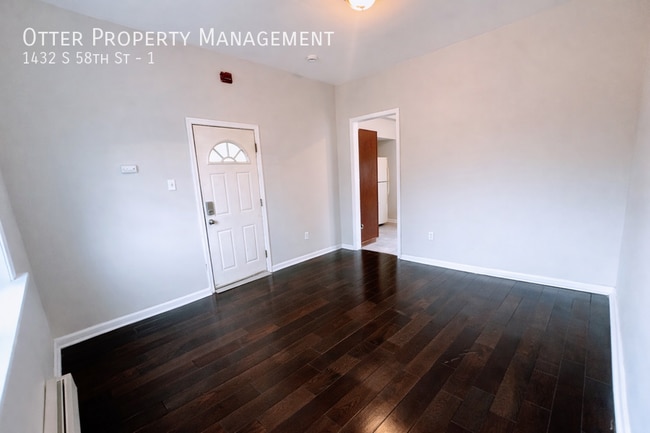 Building Photo - 1432 S 58th St