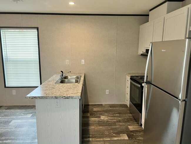 Building Photo - 38 Tower Manor Cir W
