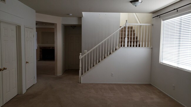 Building Photo - 6 Bed, 3 Bath Victorville Home!!!