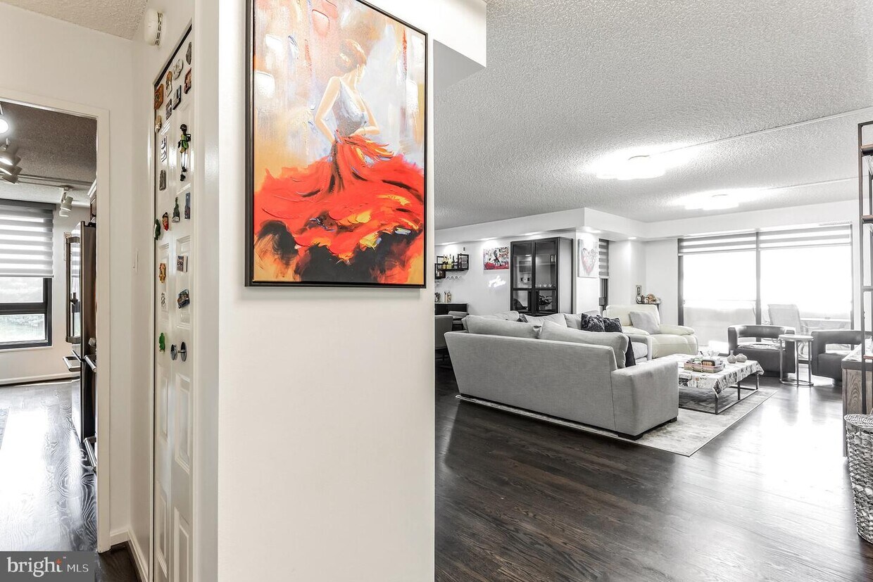 Foto principal - 1800 Old Meadow Rd