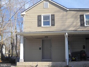 Building Photo - 1120 Woodland Ave