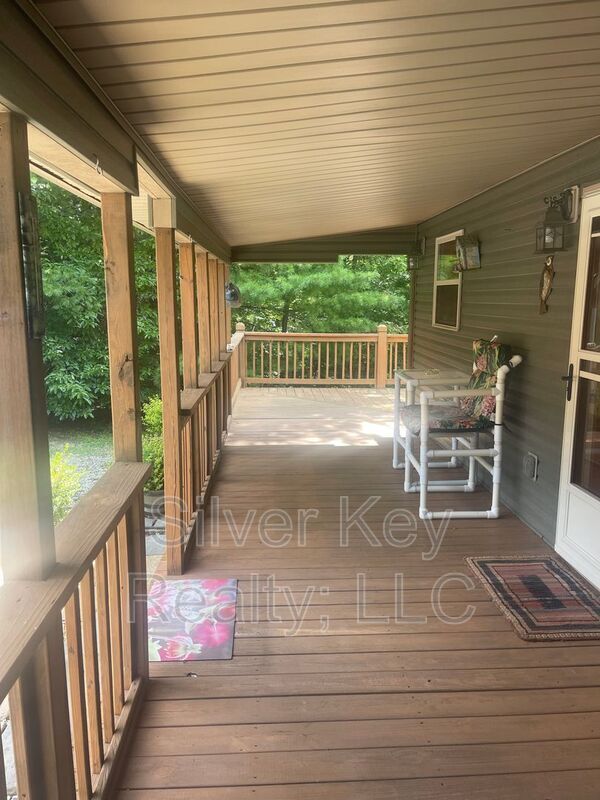Building Photo - 130 Rivendell Ln