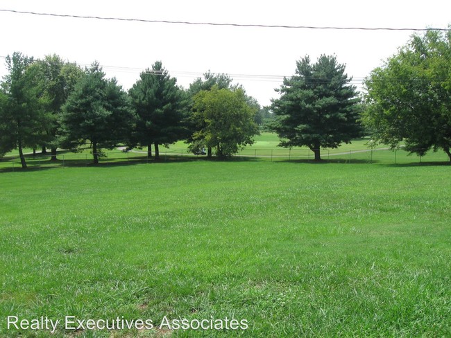 Building Photo - 2 br, 1.5 bath House - 453 Pine Lakes Lane