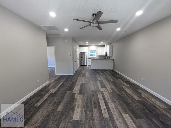 Building Photo - 275 Myrtle Ave