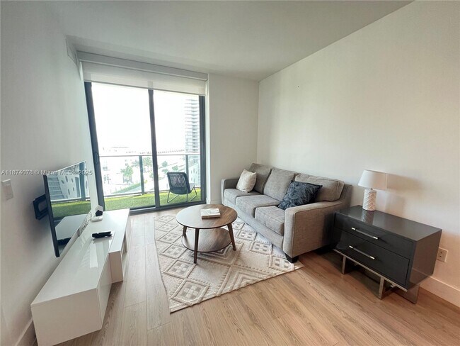 Foto del edificio - 501 NE 31st St