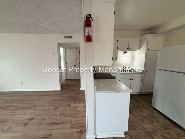 Building Photo - 1501 N Edmonds Dr