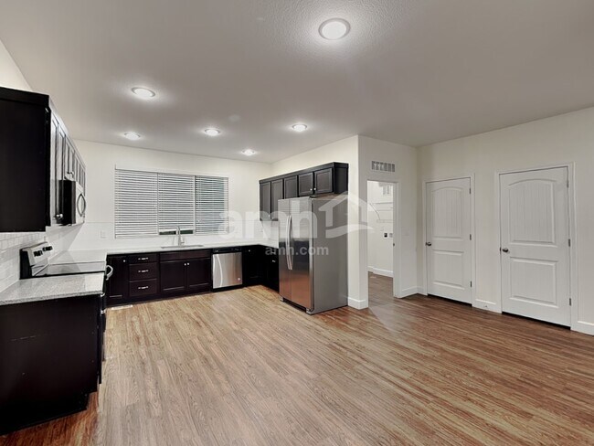 Foto del edificio - 4267 Crestone Peak St