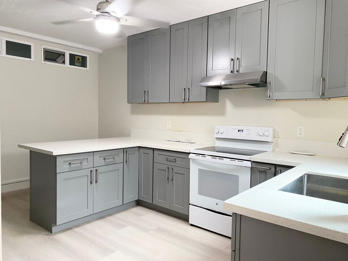 Foto principal - PRICE REDUCTION! Moanalua Valley - 2 bedro...