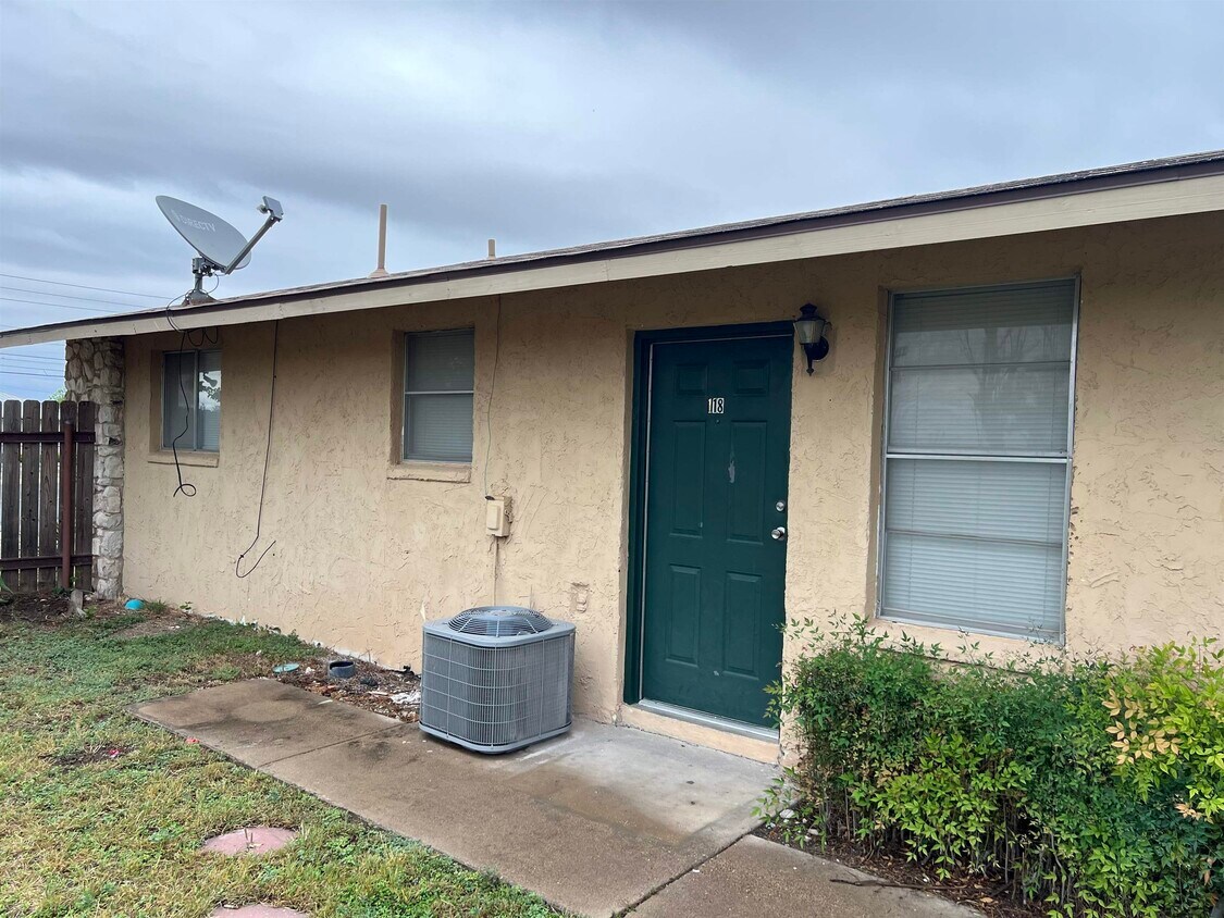 Primary Photo - 710 W Cantu Rd