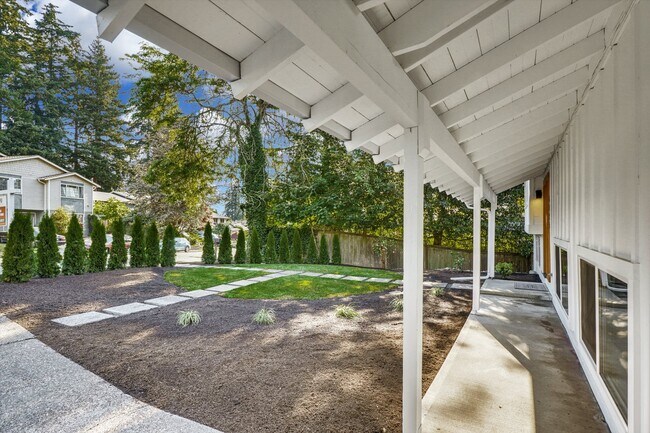 Building Photo - 9105 NE 134th St