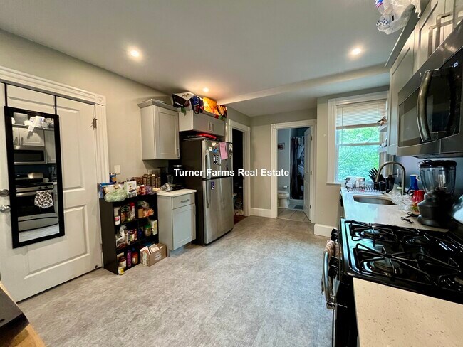 Foto del edificio - 24 Pond St