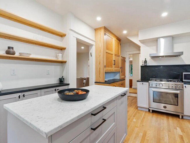Foto del edificio - 5448 Kipling Rd