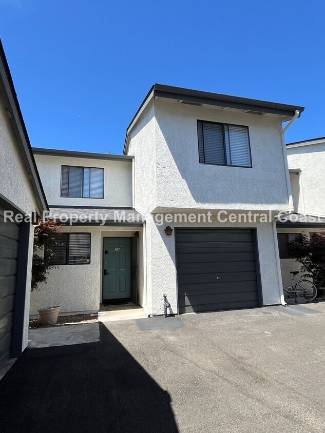 Primary Photo - AVAILABLE NOW - 2 Bed / 1.5 Bath Atascader...