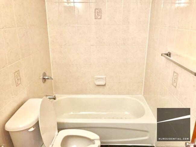 Foto del edificio - 5675 64th St