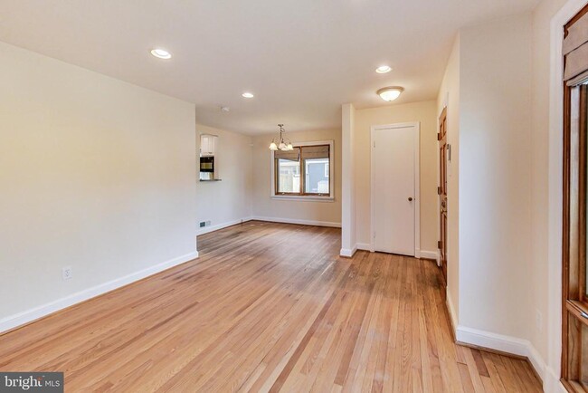 Building Photo - 4709 Edgefield Rd
