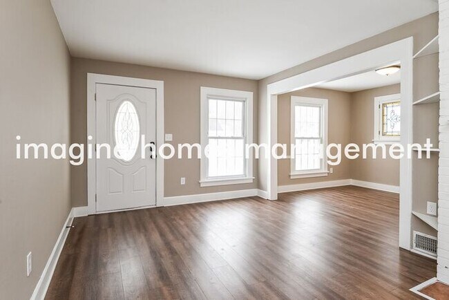 Foto del edificio - Remodeled Home in Solon. Pets Welcome!