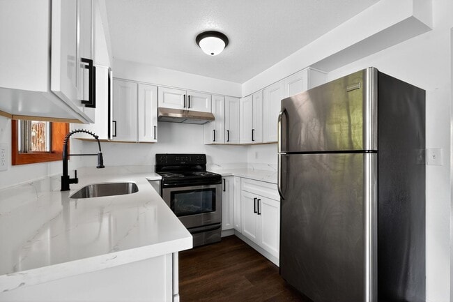Foto del edificio - Half off the first month's rent!
