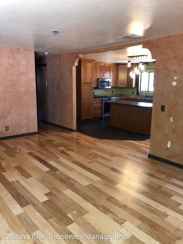 Primary Photo - 2 br, 2 bath House - 245 Oak Creek Blvd.