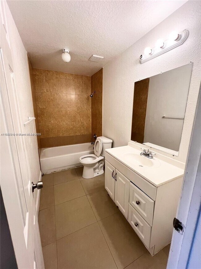 Foto del edificio - 5959 NW 28th St