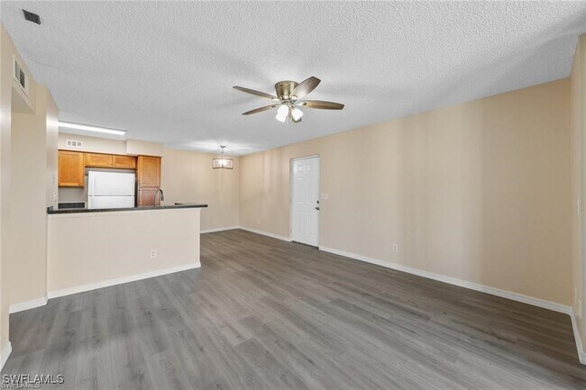 Foto del edificio - 13545 Eagle Ridge Dr