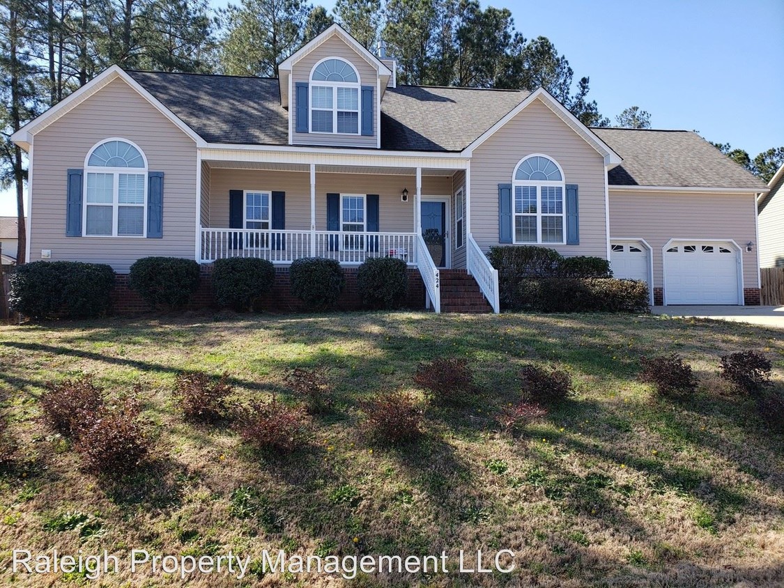 Primary Photo - 4 br, 3 bath House - 424 Majestic Oak Drive