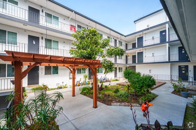 Patio - 2124 Parker