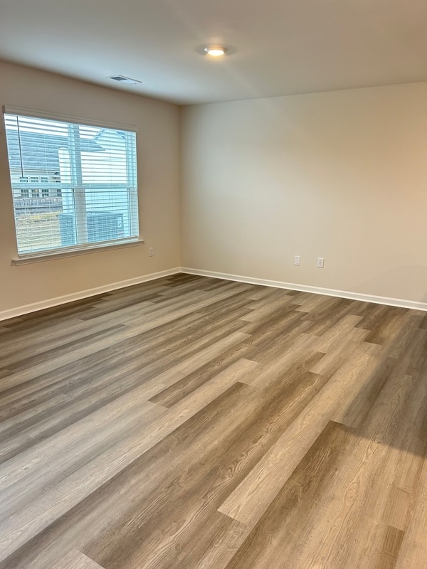 Building Photo - 810 Embark Cir