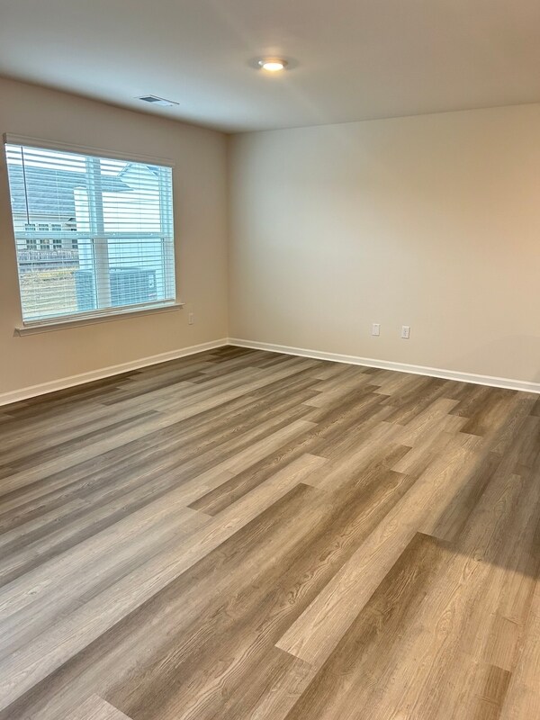 Foto del edificio - 810 Embark Cir