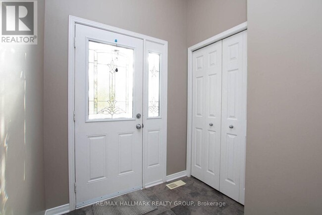 Photo du bâtiment - 917 Torovin Private