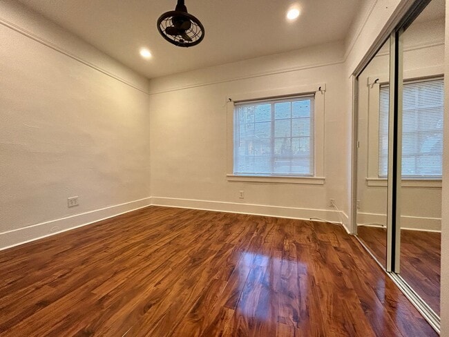 Building Photo - N San Pedro