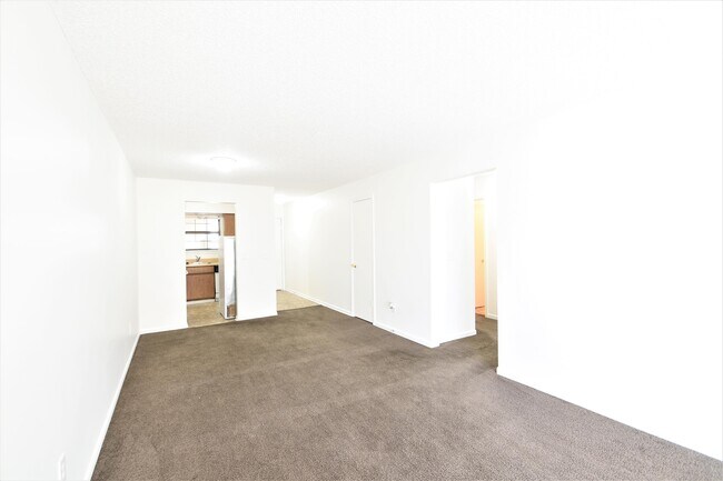 Foto del edificio - 8607 Holmes Rd