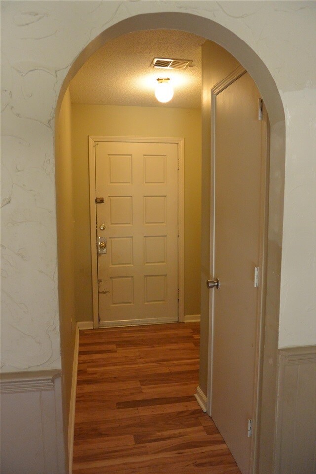 Building Photo - 384 Tararidge Dr