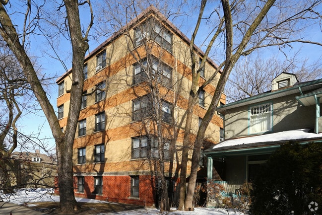 Building Photo - 1360 W Touhy Ave