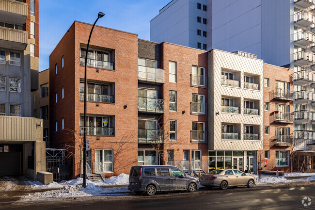 Building Photo - The Woodnote