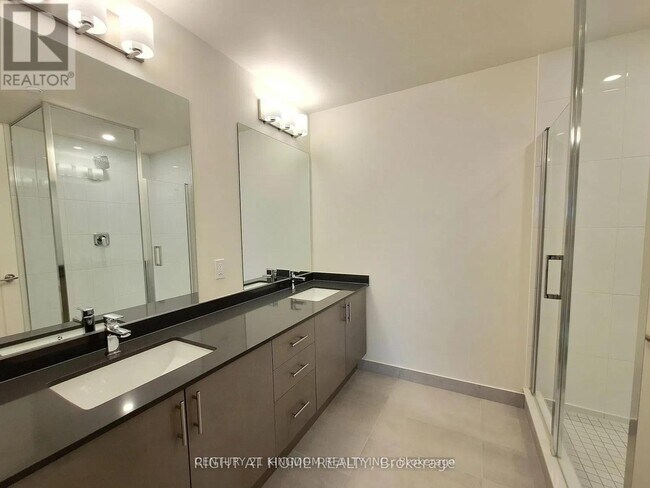 Photo du bâtiment - 8960 Jane St