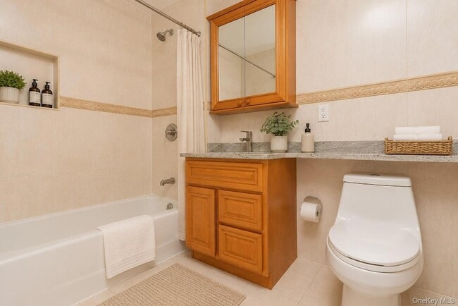 Foto del edificio - 35-61 84th St