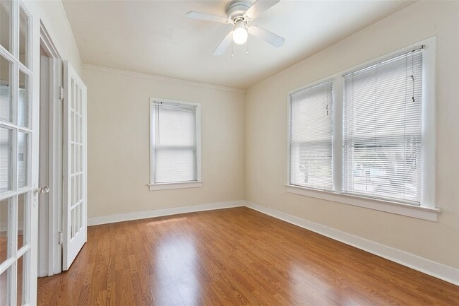 Building Photo - 1133 Bayland Ave