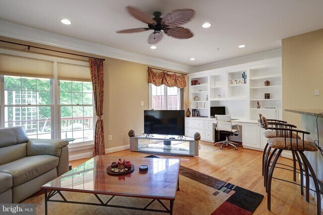 Foto del edificio - 1200 Treasure Oak Ct