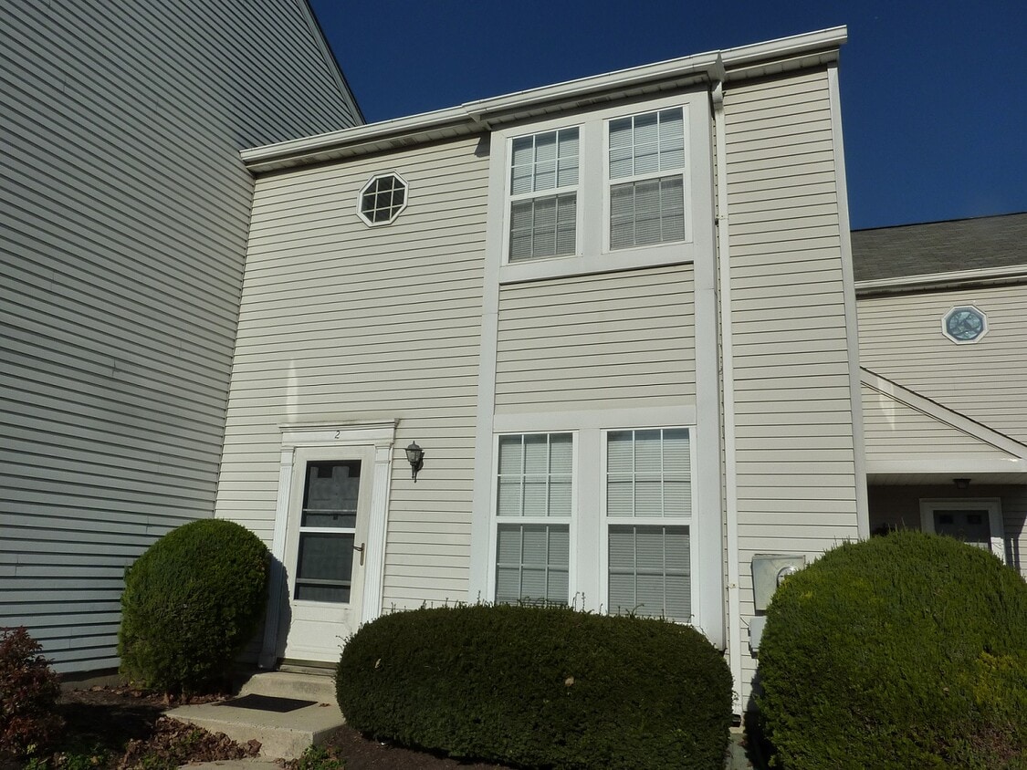 2 Maple Dr, Conshohocken, PA 19428 Townhome Rentals in Conshohocken