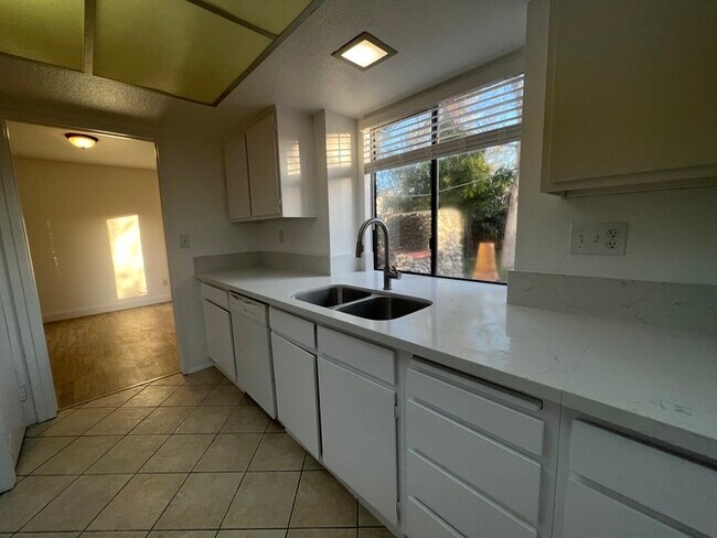 Foto del edificio - 23281 Gerbera St