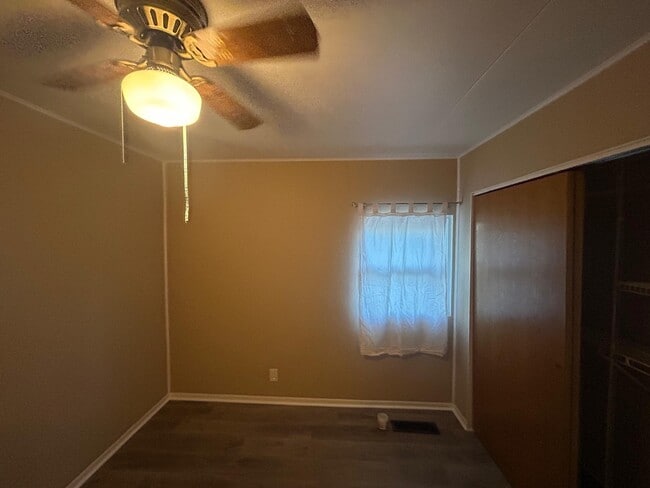 Foto del edificio - 4318 Sheffield Rd