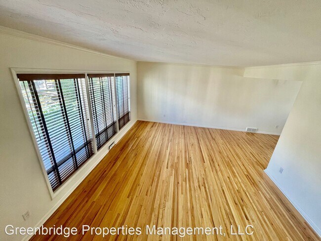 Foto del edificio - 3 br, 1 bath House - 533 NE Church St.