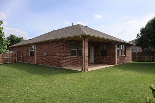Building Photo - 601 Sinclair Ct