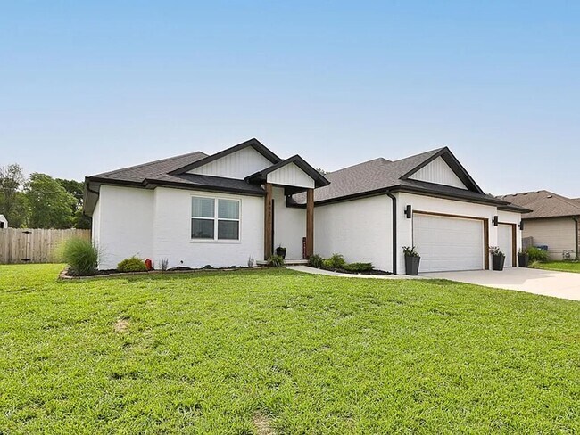 Foto del edificio - Your Dream Home Just Hit the Market – Don’t Miss Out!