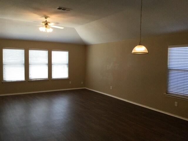 Foto del edificio - 7837 Red Spring Rd