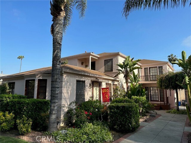 Foto principal - 8022 Norton Ave