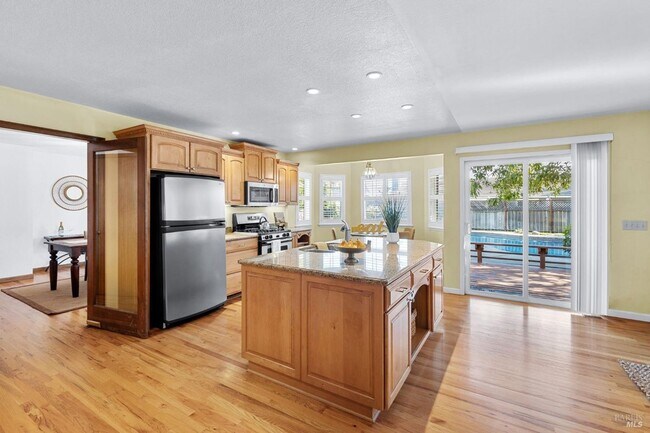 Building Photo - Desirable 3 bed 2.5 bath North Napa home w...