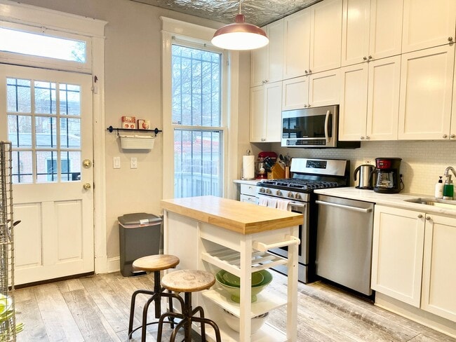 Photo - 1351 A St NE Apartment