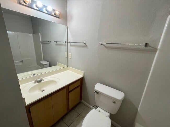 Foto del edificio - PRE-LEASING FOR AUGUST 7 2026!