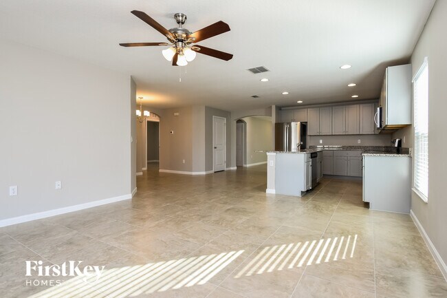 Building Photo - 466 Earhart Dr